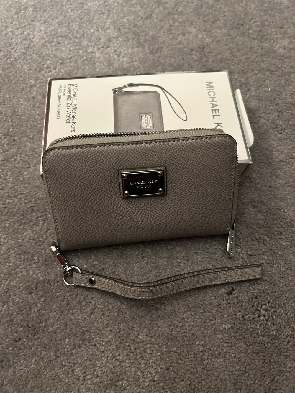 Michael Kors Saffiano Zip Wristlet
